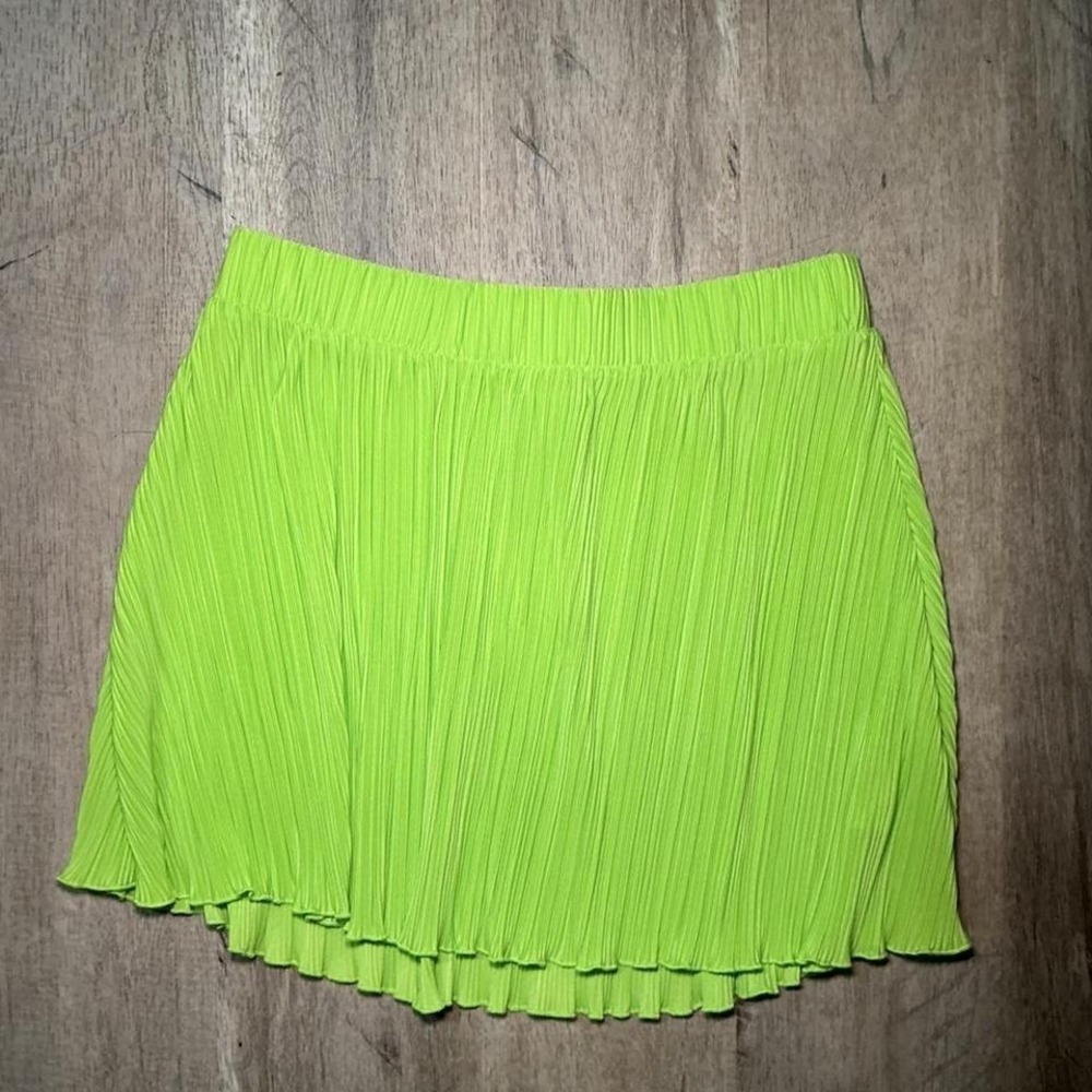 Future Collective Pleated Mini Skirt Size S Neon Green Y2K Going‎ Out